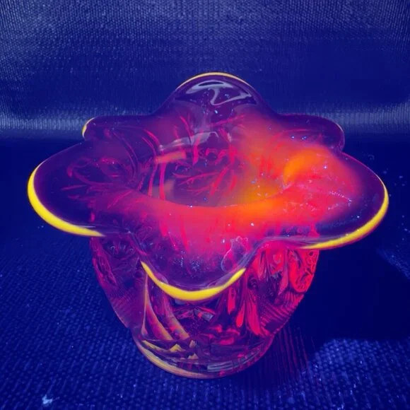 LE Smith Amberina Cadmium UV Glowing Glass Vase Bowl Jack In Pulpit Glass VTG - Picture 2 of 16